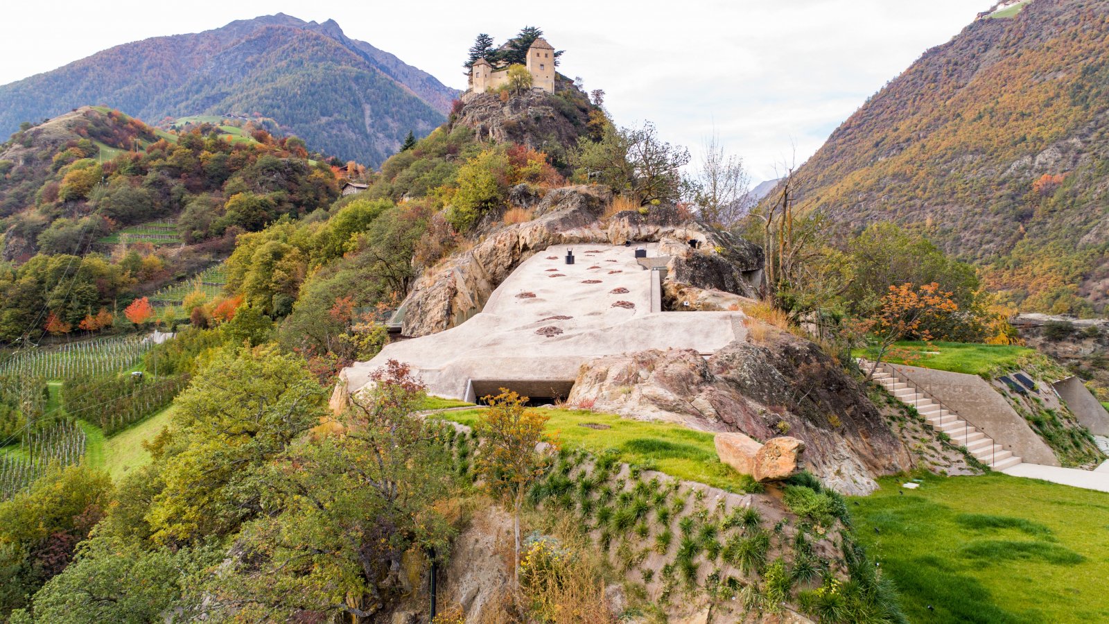 haus_im_felsen_reinhold_messner_2014-11-14_13_albrecht_auer.jpg